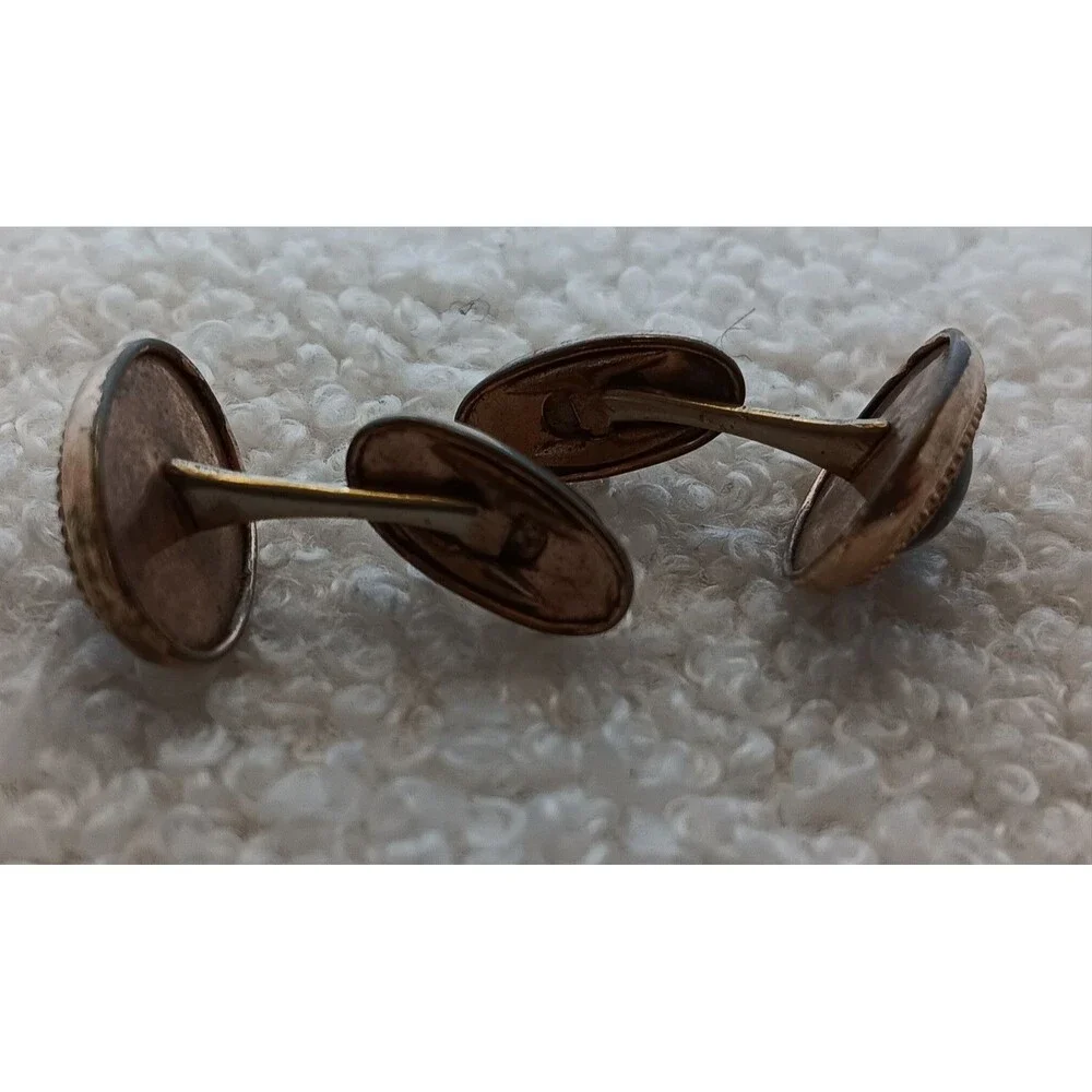 Unbranded unsigned vintage cufflinks